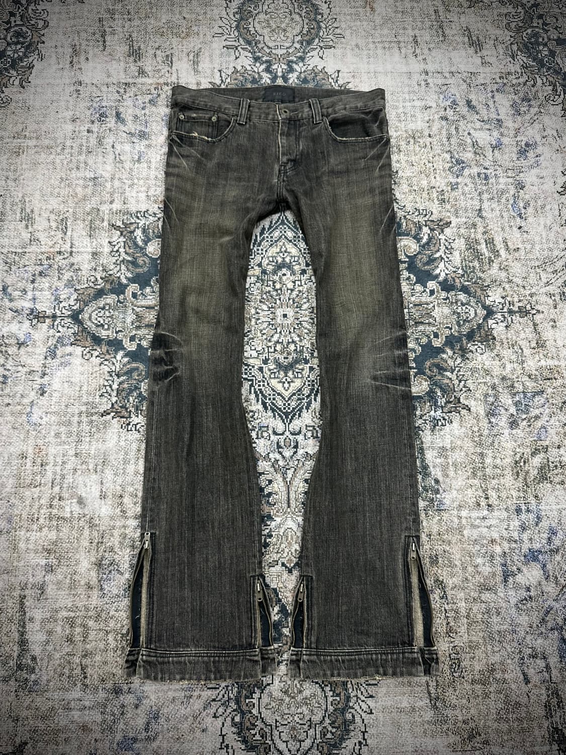 Rico zip up detail flared jeans 상품이미지1