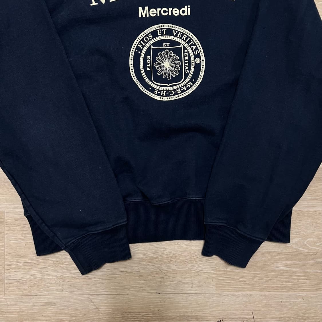 마르디 메크르디 여성 오버사이즈 빅프린팅 맨투맨 [네이비] FREE 상품이미지3