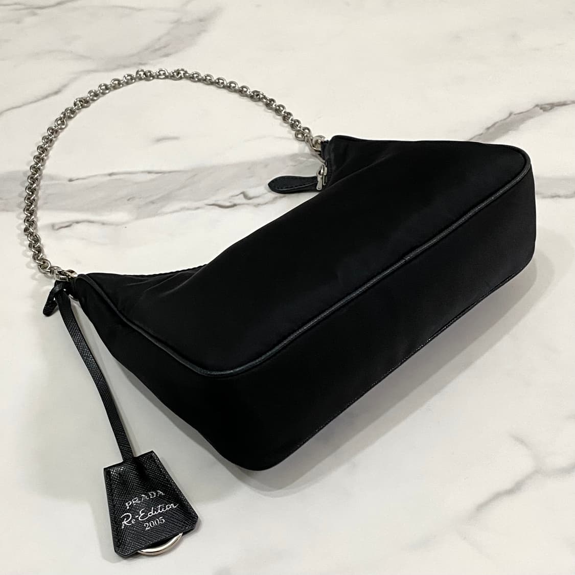 프라다 리에디션 2005 리나일론 숄더백 블랙 1BH204 상품이미지3