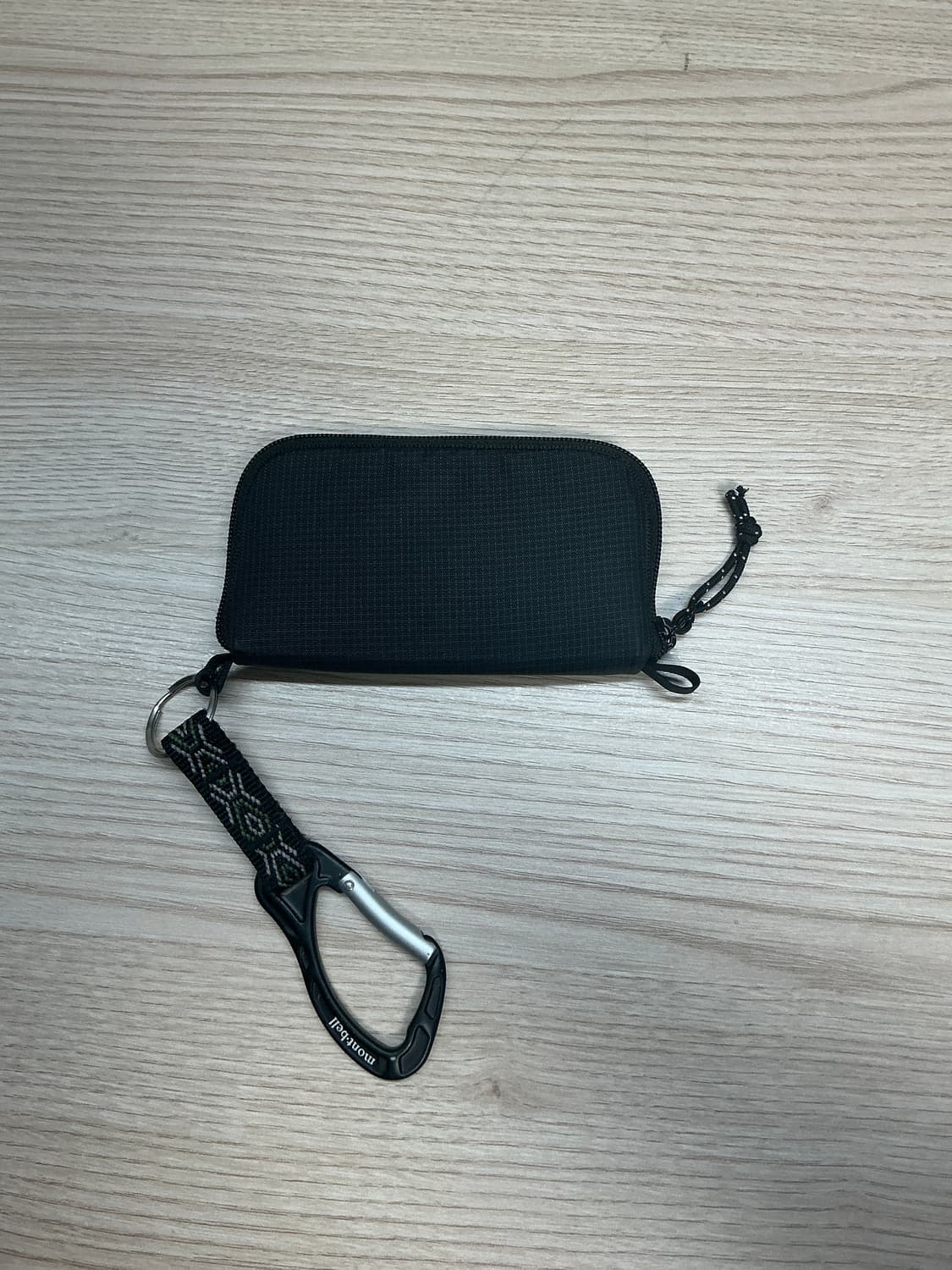 몽벨 지갑 + 카라비너 판매합니다 상품이미지2