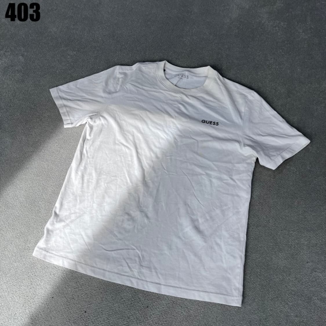 게스 화이트 반팔티  상품이미지1