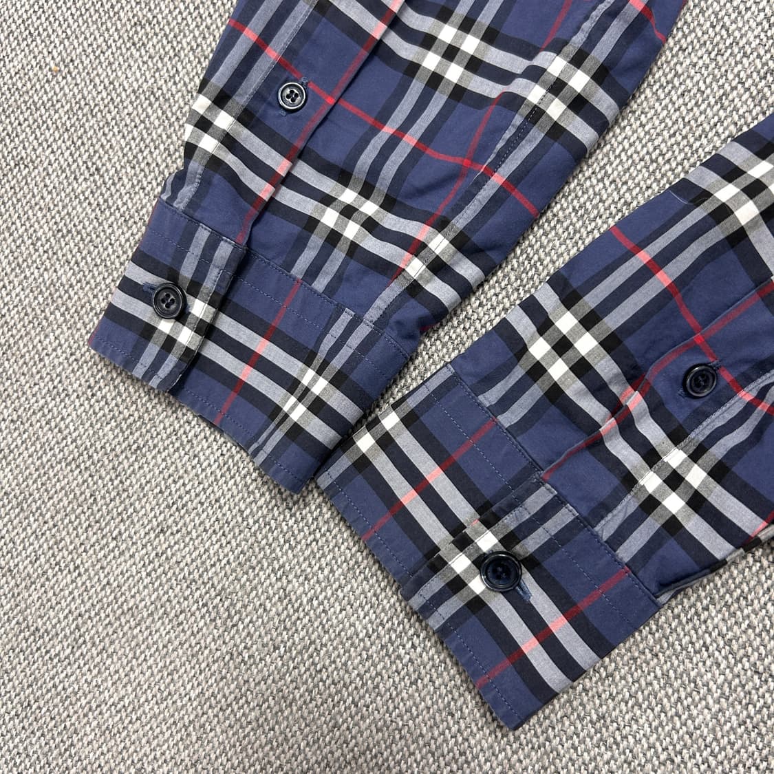 버버리 신형 TB로고 스케일 체크셔츠(M) 상품이미지7