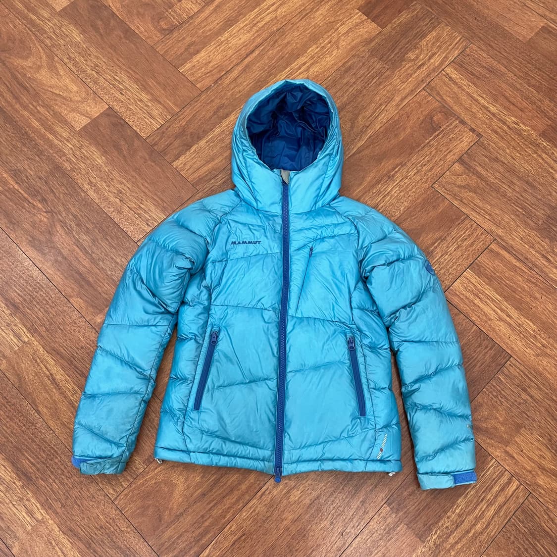 여성 마무트 아틀라스 후디 다운 패딩 상품이미지2