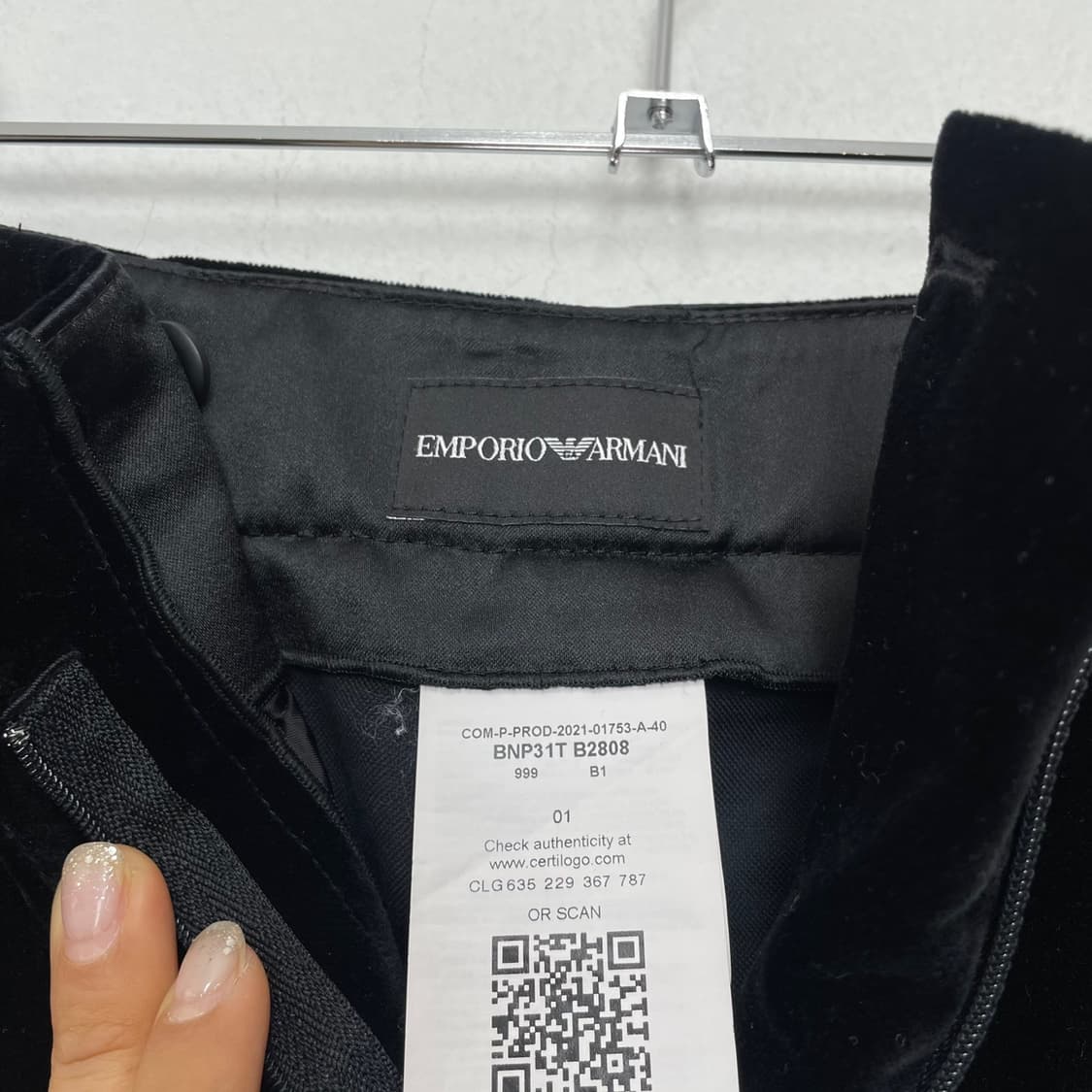 엠포리오 아르마니 블랙 벨벳 사이드라인 9부 와이드 슬랙스 40 상품이미지2