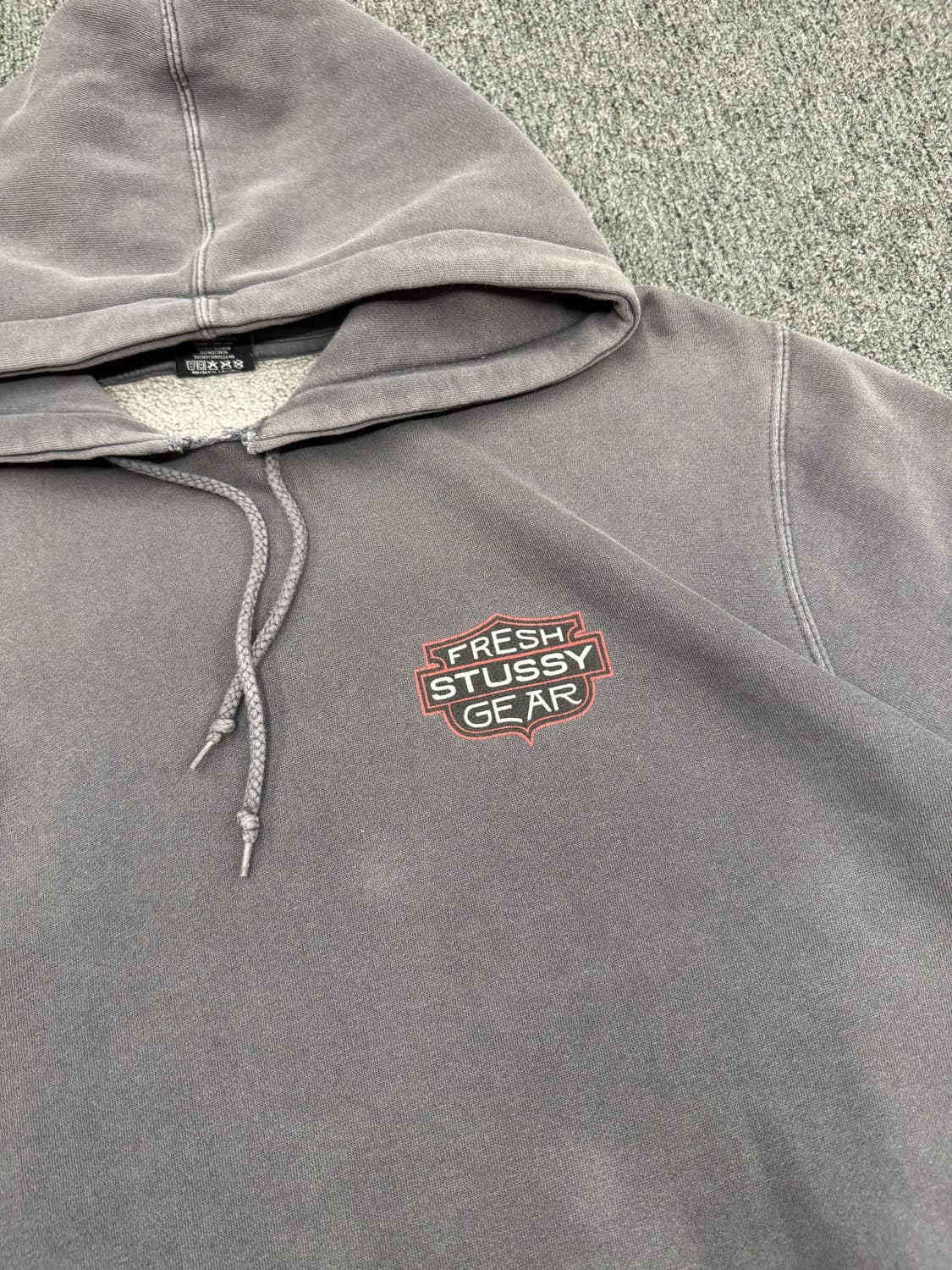 M)스투시 빈티지 FRESH STUSSY GEAR 방패 로고 프린팅 차콜 상품이미지2