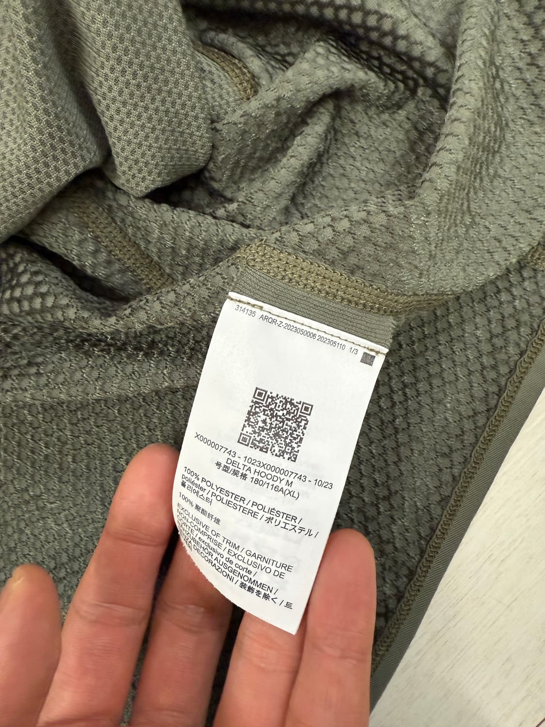 아크테릭스 델타 후디 XL 사이즈  상태 하자없이 뜯김없이 상태 좋습니다 상품이미지3
