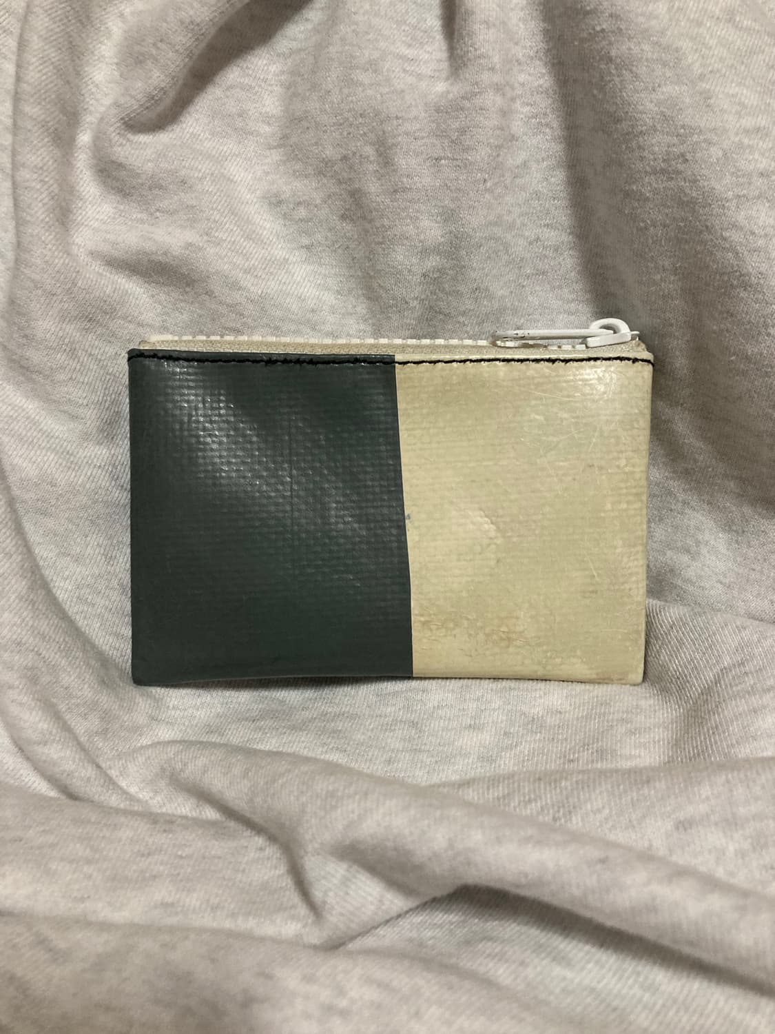 프라이탁 블레어 회흰 흰회 그레이 화이트 카드 지갑 상품이미지2