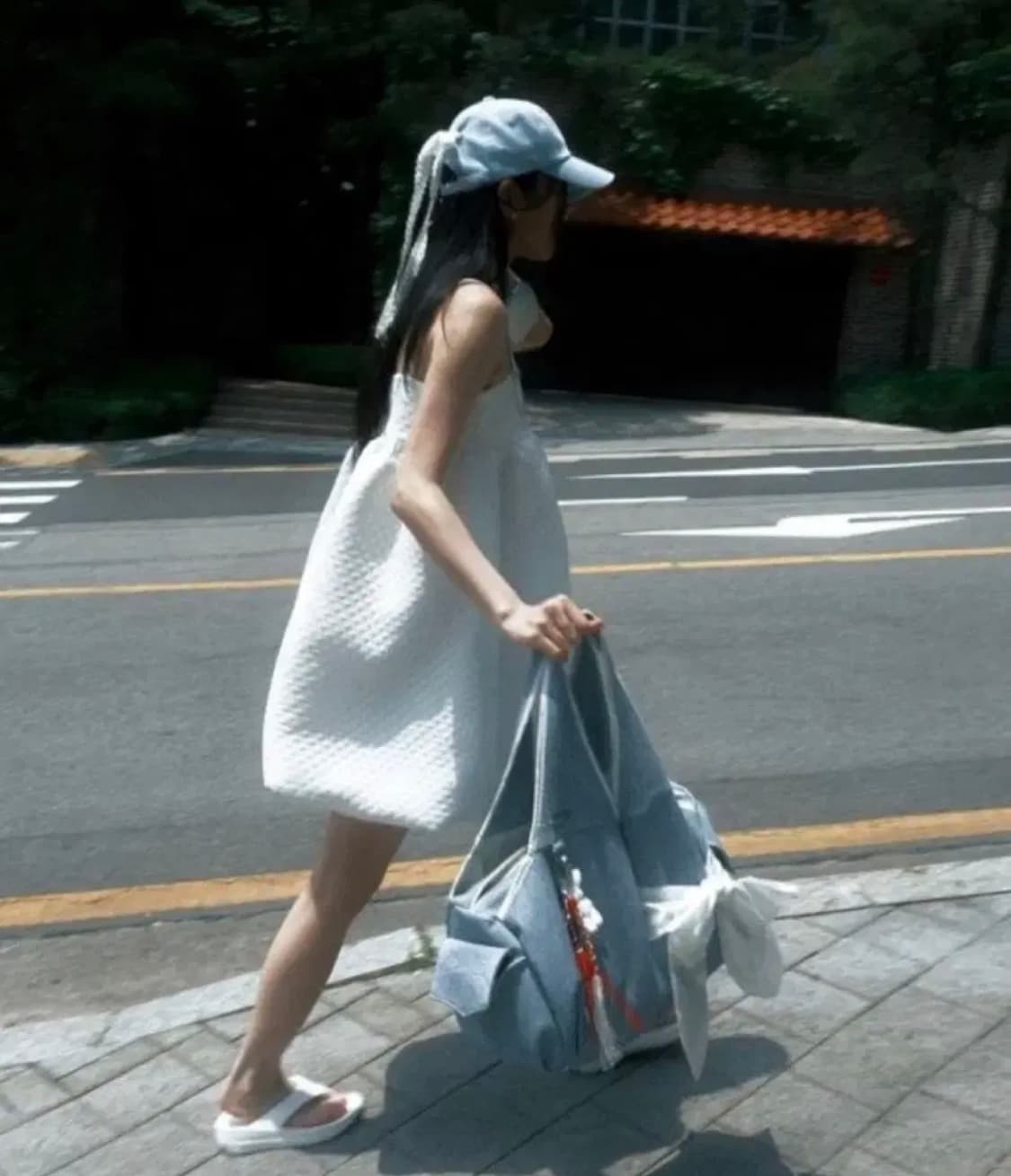 시월107 보유숄더백 라이트그레이 상품이미지3