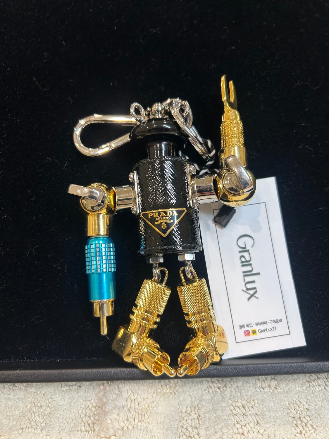 [정품/중고] 프라다 로포트 키링 / 백참 상품이미지1