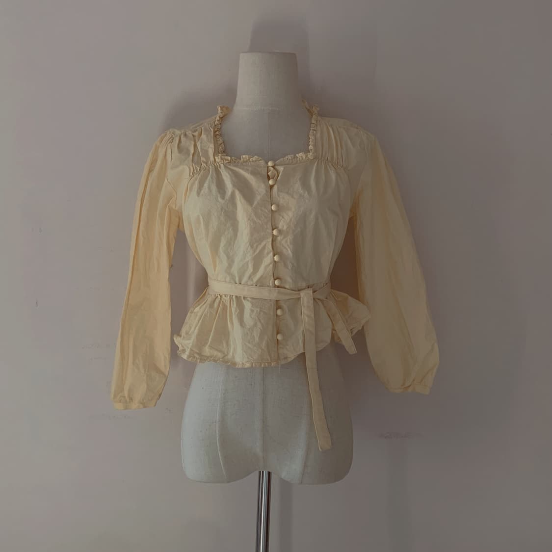 빈티지 블라우스 스트랩 블라우스 콩단추 블라우스 모리 블라우스 히메갸루 상품이미지2