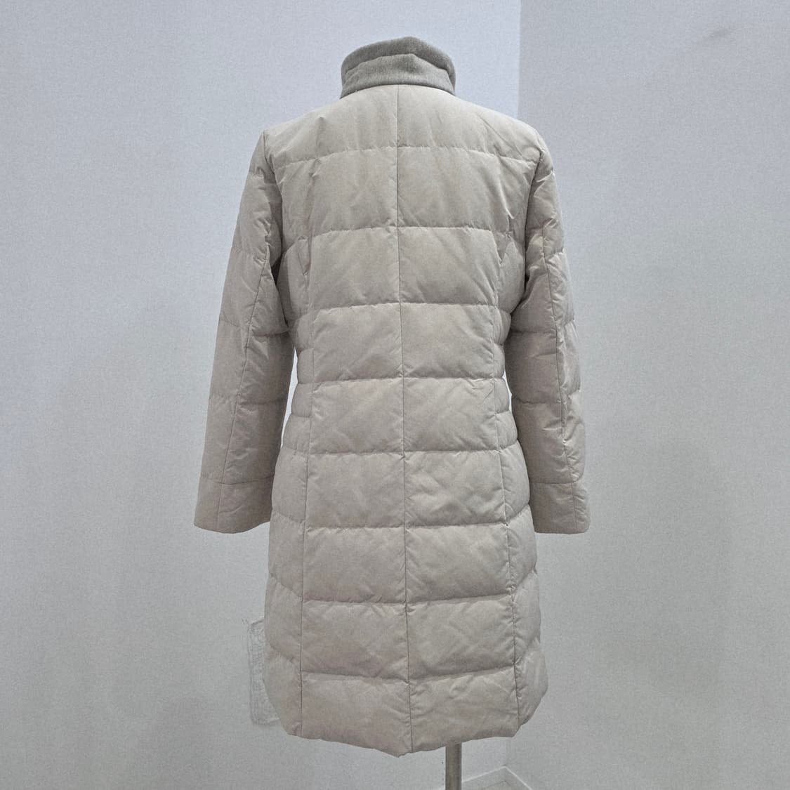 비바프레스토 베이지 덕다운 여성 롱패딩 상품이미지3