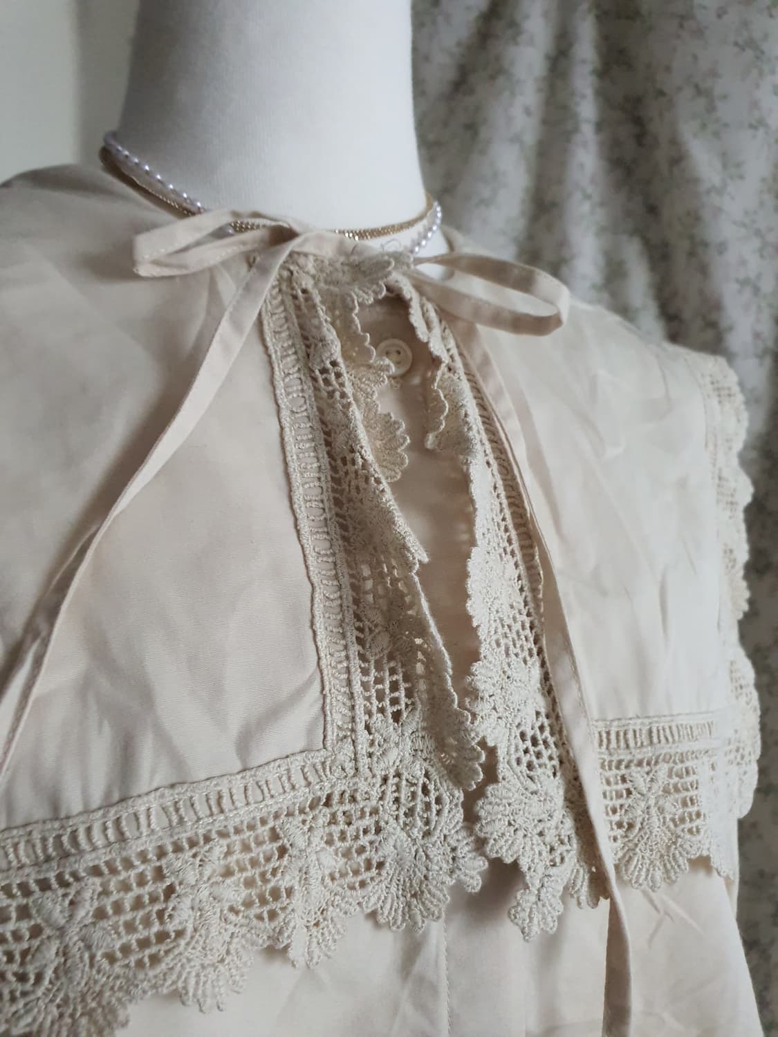 [지뢰계] 레이스 빅 카라 블라우스 아이보리 상품이미지4