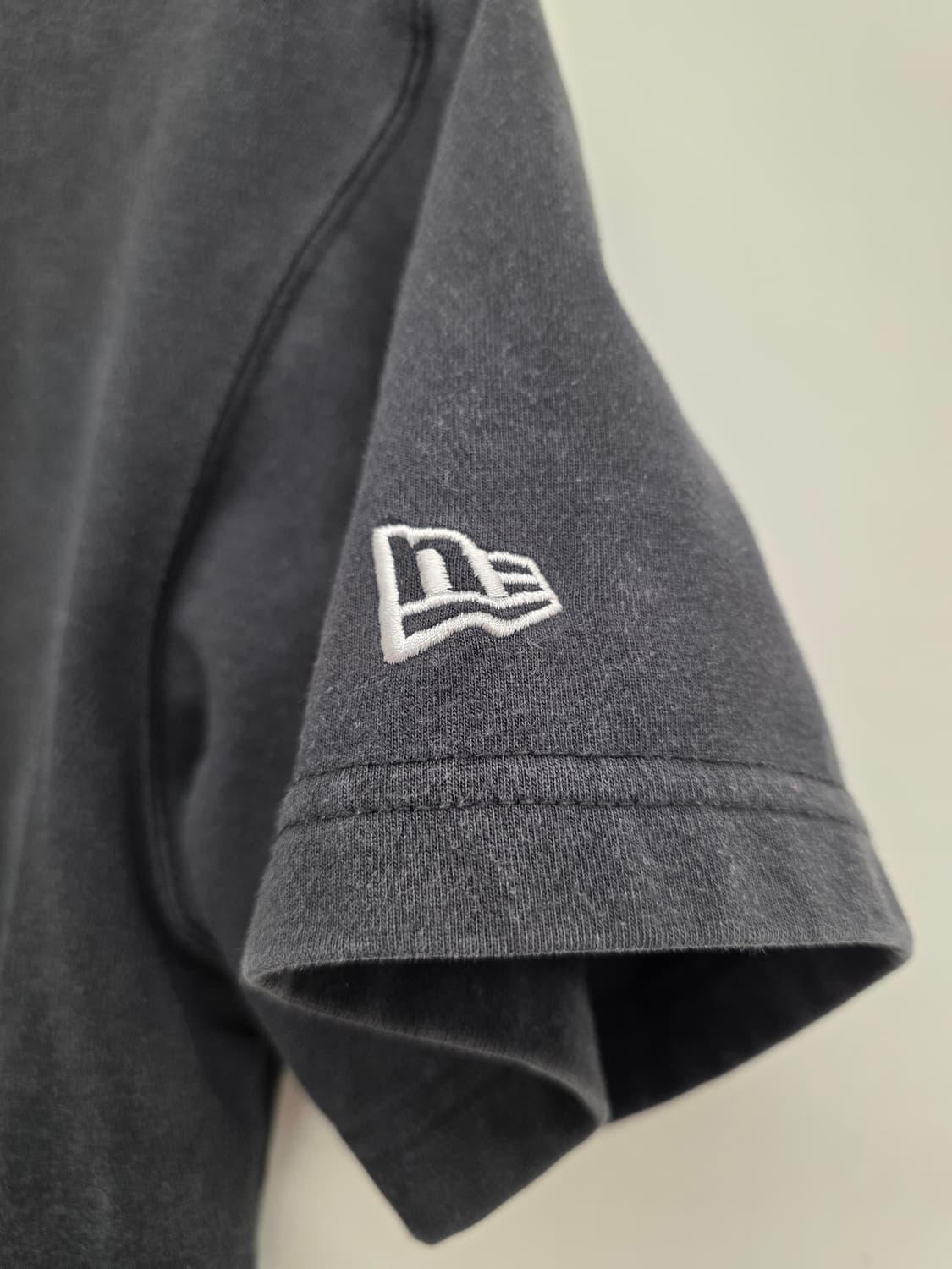 뉴에라 무하마드 알리 남성 반팔티.   
싸이즈 100 상품이미지5