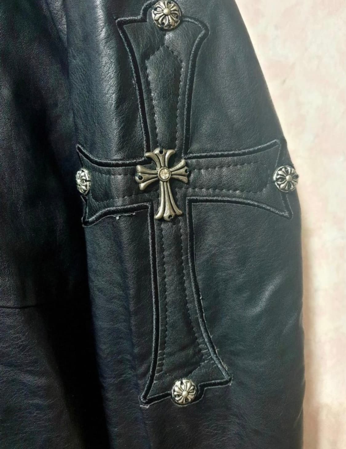 공용 크롬장식 약누빔 가죽 자켓  상품이미지4