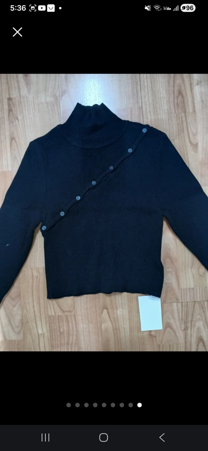 다이애그널 폴로넥 버튼 니트 탑 상품이미지7