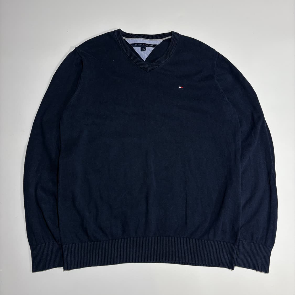 타미힐피거 네이비 브이넥 니트 상품이미지1