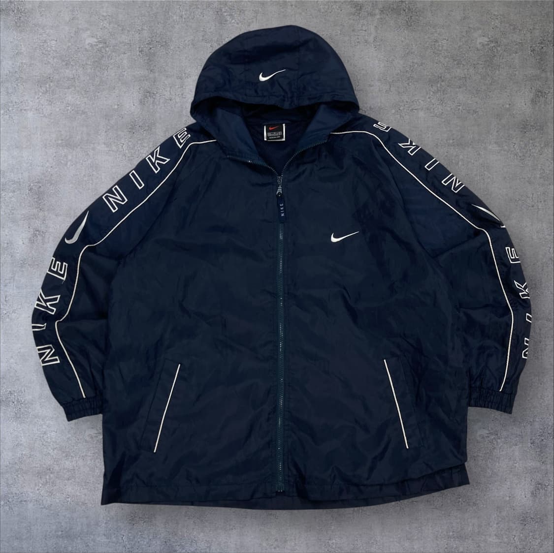 나이키 00s 네이비 컬러 스우시 빅로고 사이드 라인 바람막이 상품이미지1