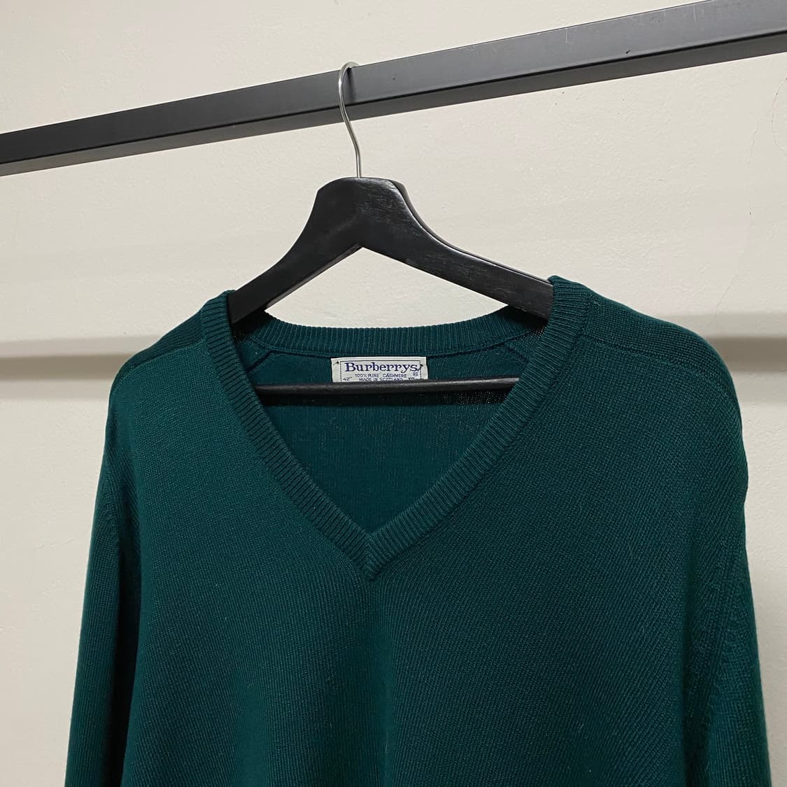 Burberry Cashmere V-Neck Knit 상품이미지2