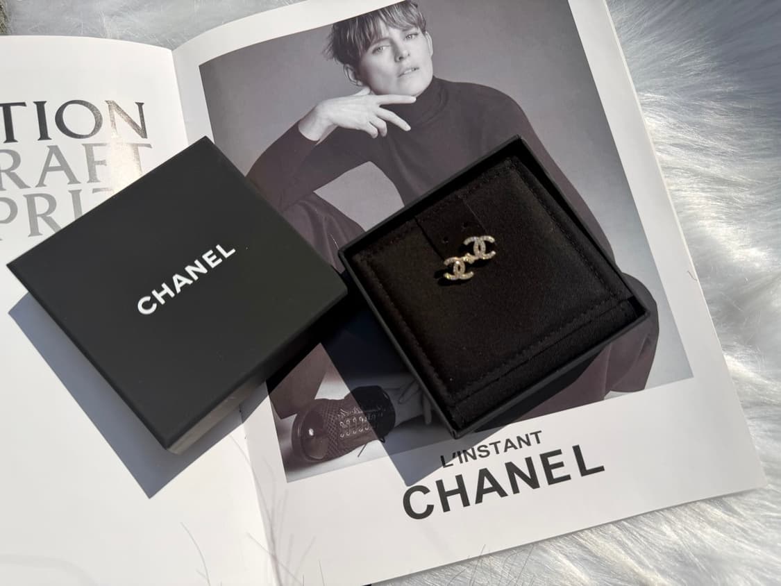 샤넬 클래식 큐빅 이어링 상품이미지1