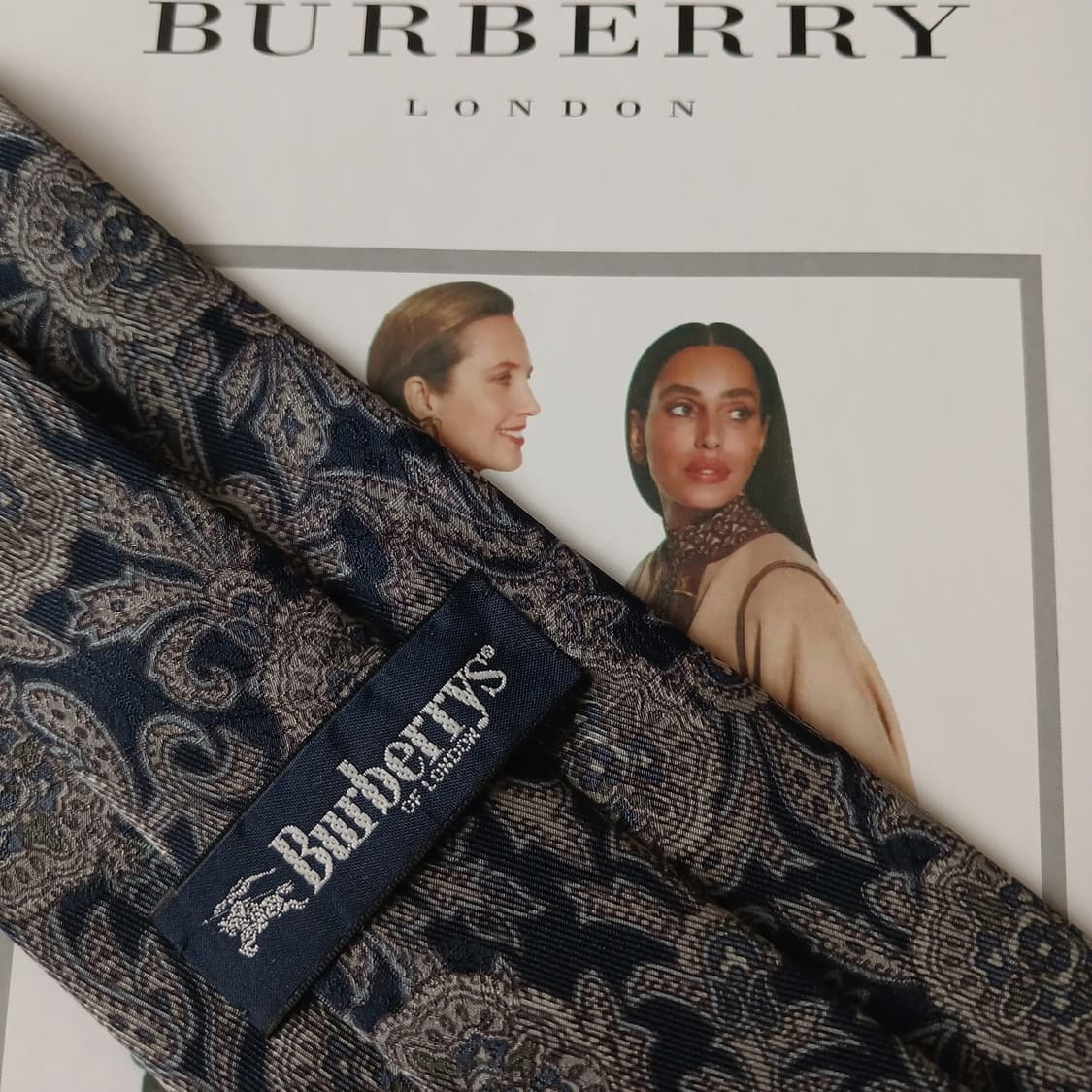 버버리 실크 네이비 페이즐리 패턴 넥타이 8.9cm B등급 A19516
 상품이미지7