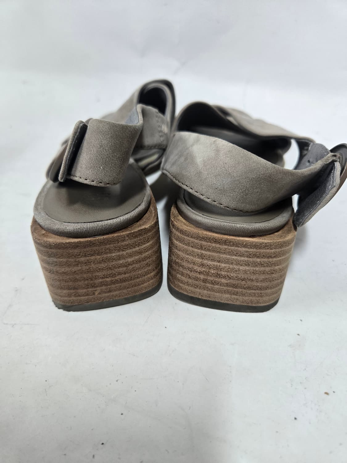  37거의새제품)스웨이드 스트랩 샌들 37 상품이미지4