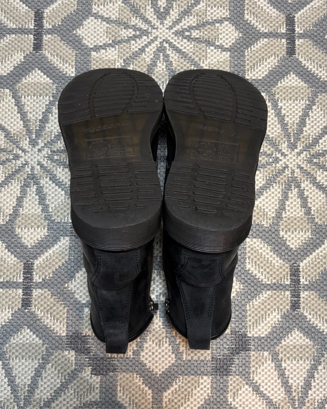 (260) 닥터마틴 메이슨 8홀 사이드집 부츠 블랙 상품이미지7