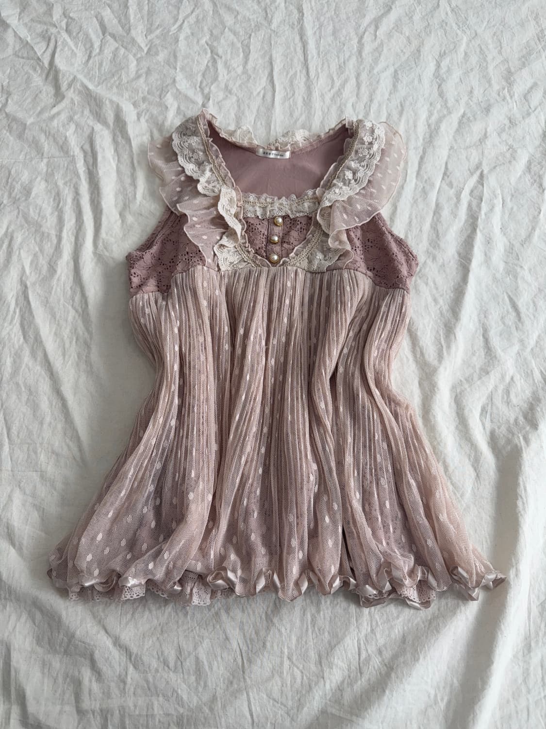 엑시즈팜 로걀 러블리 레이스 슬리브리스 블라우스 상품이미지1