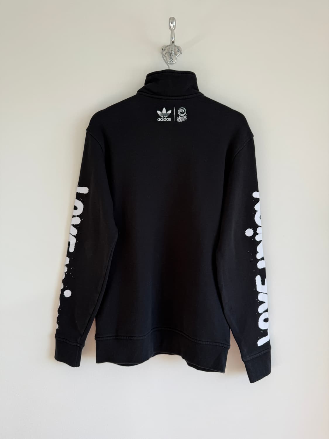 아디다스(adidas) 콜라보 하프집업 상품이미지5