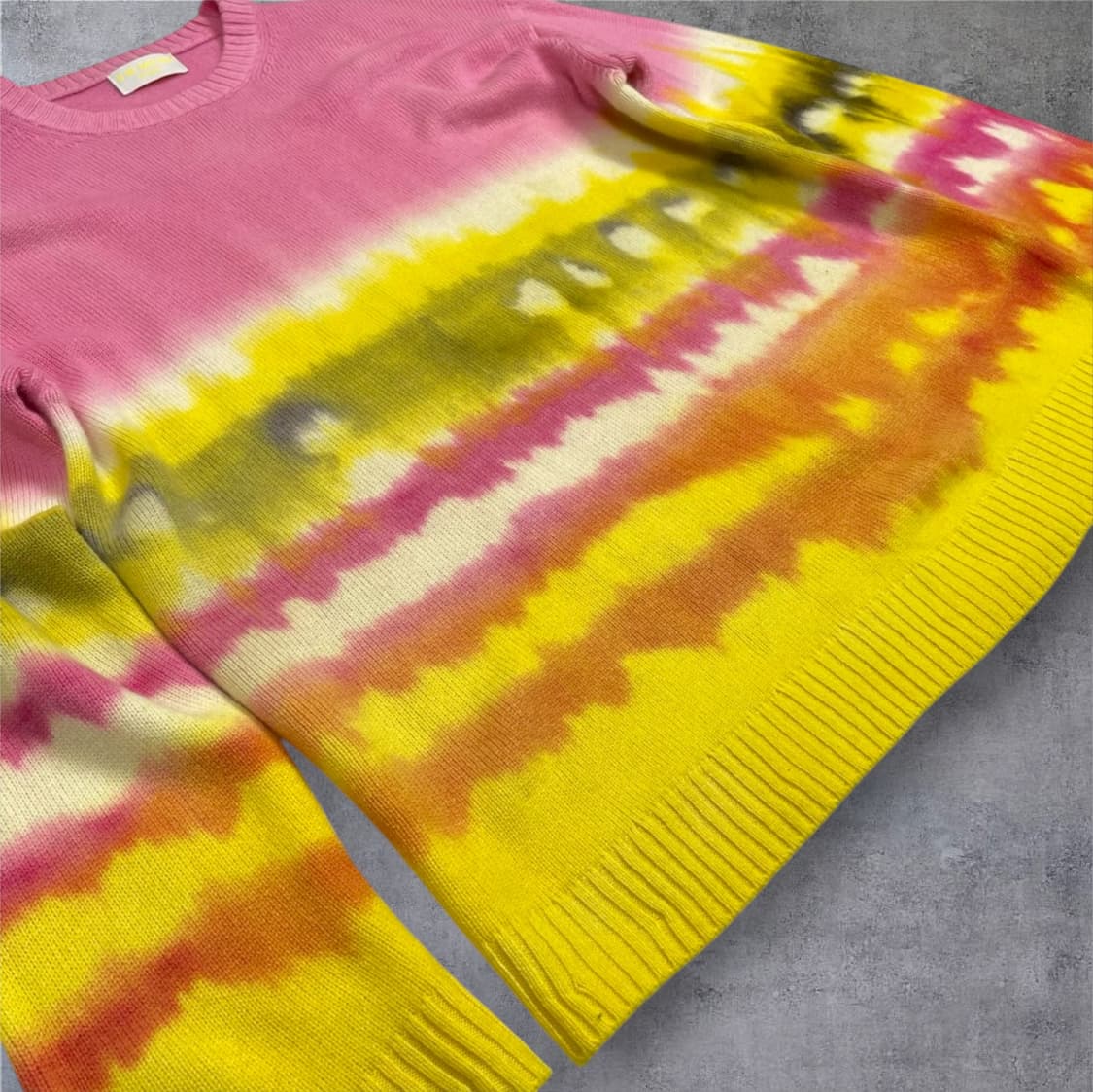 주느세콰 JE NE SAIS QUOI 타이다이 캐시미어 라운드넥 니트 상품이미지4