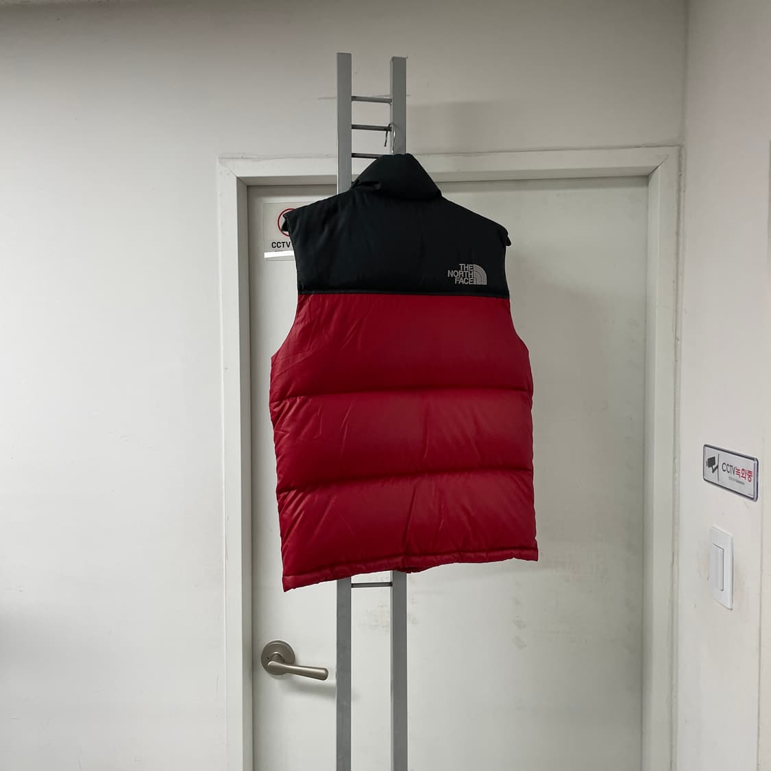 노스페이스 700 패딩 조끼 레드 85 상품이미지7
