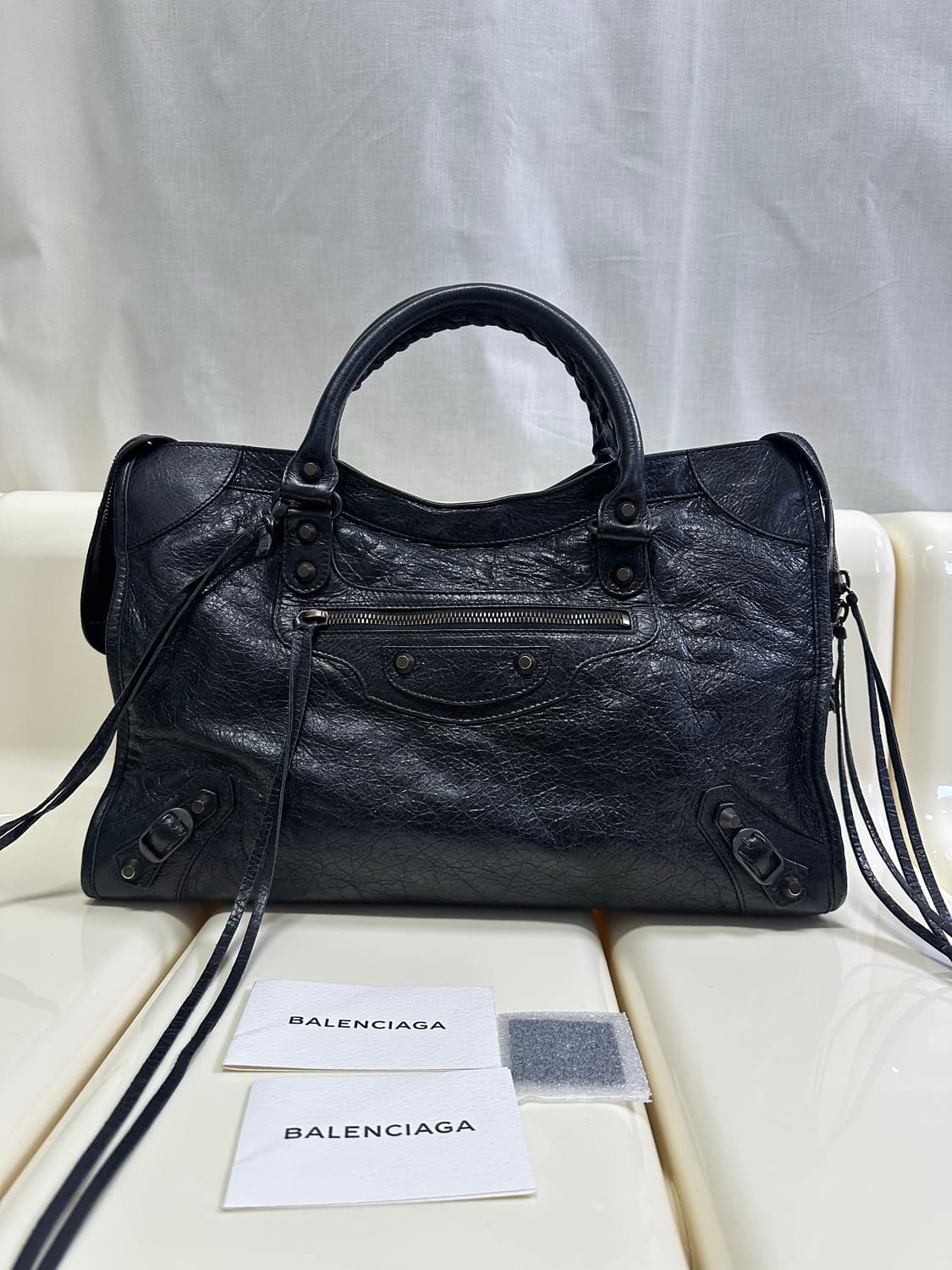 [A+ 정품] 발렌시아가 시티 모터백 미디움 블랙 상품이미지2