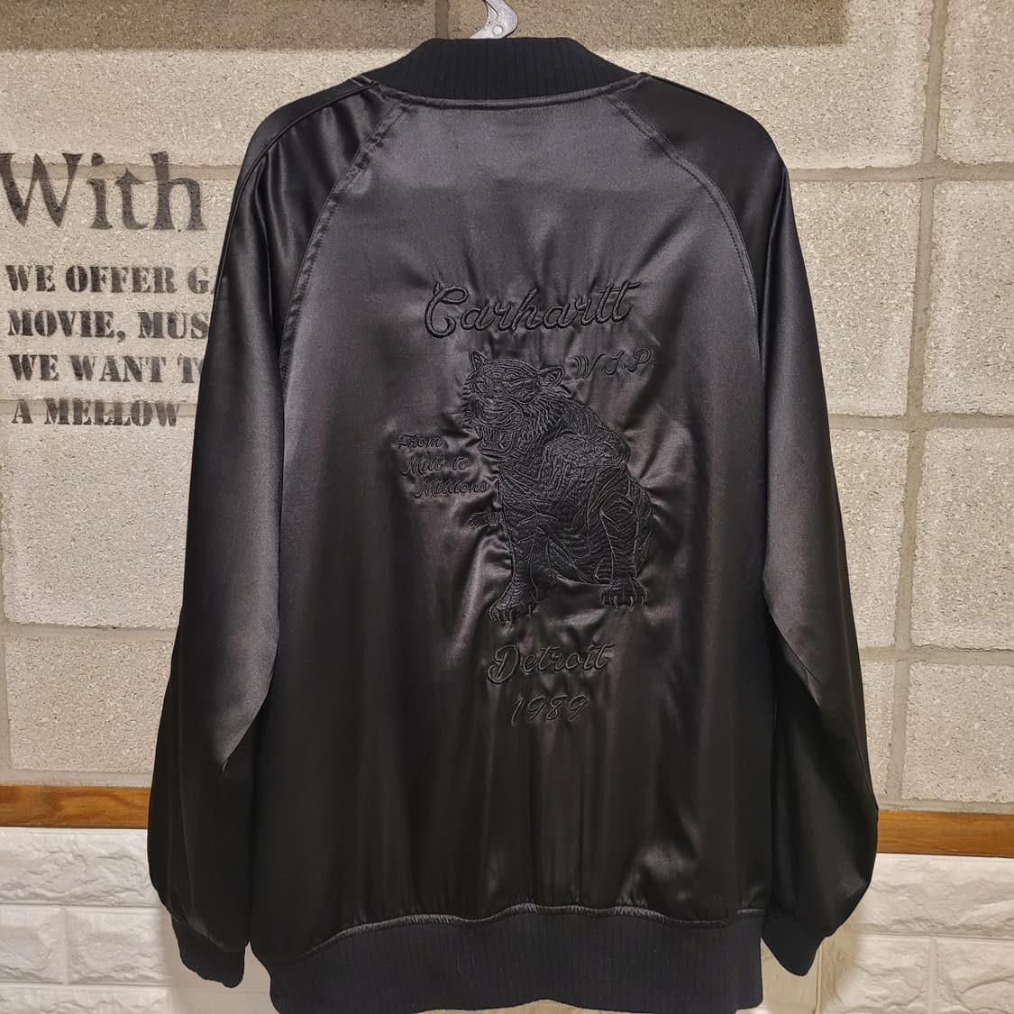 칼하트 WIP 타이거 스카잔 L 상품이미지2