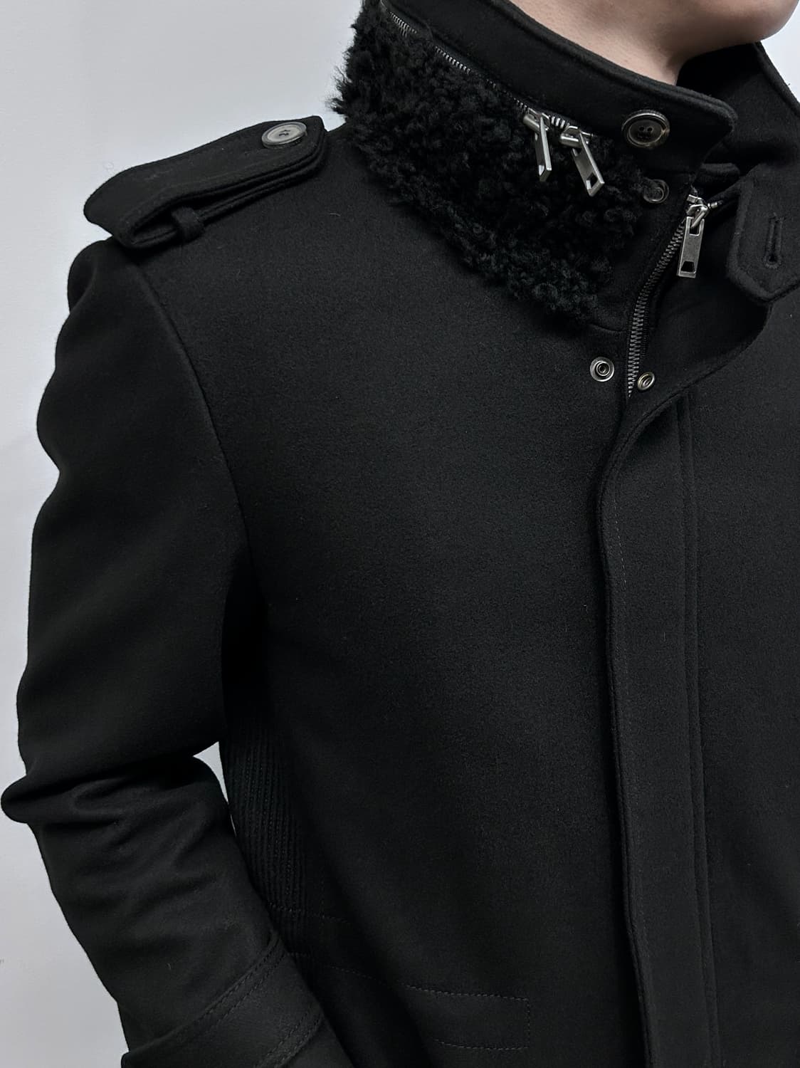 솔리드 옴므 히든 후디 하이넥 울 코트 상품이미지2