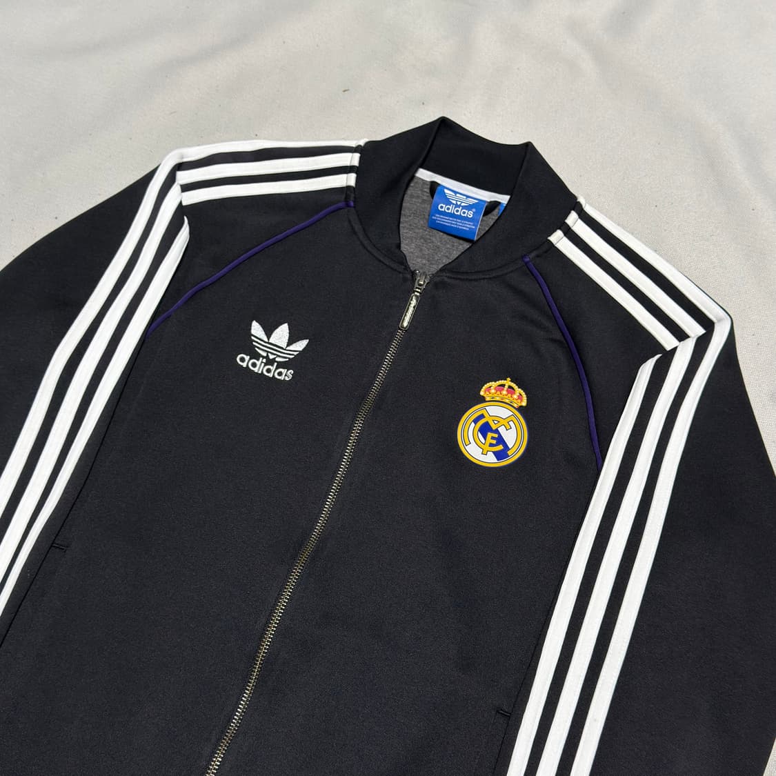 100 아디다스 레알마드리드 퍼플 파이핑 트랙탑 상품이미지1