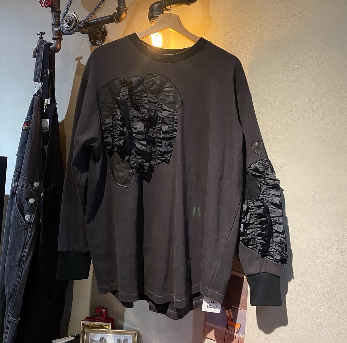 빈티지 러플 스웻 맨투맨 유니크 실루엣 상품이미지2