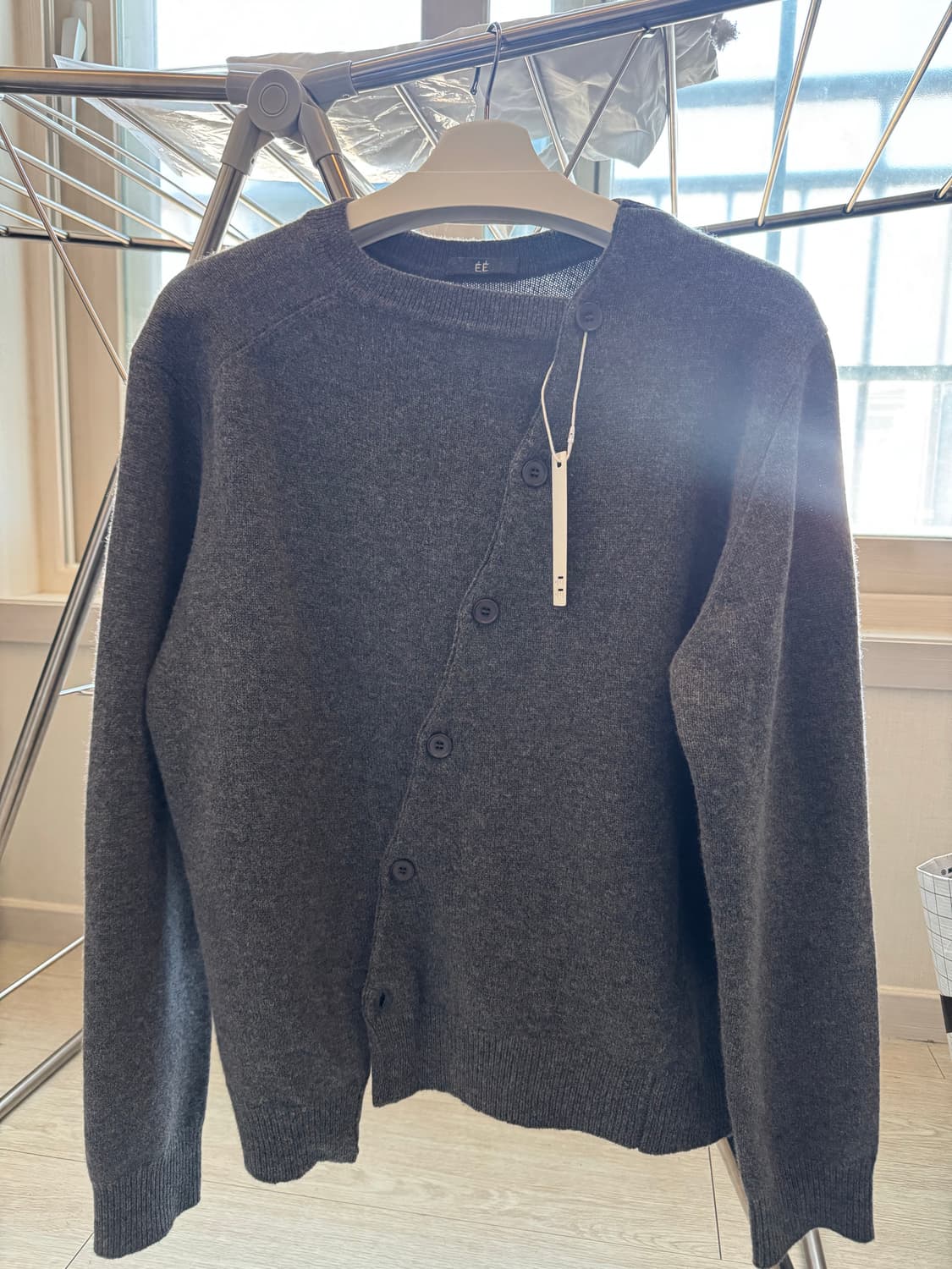 ee 가디건 그레이 XL 판매합니다  상품이미지1