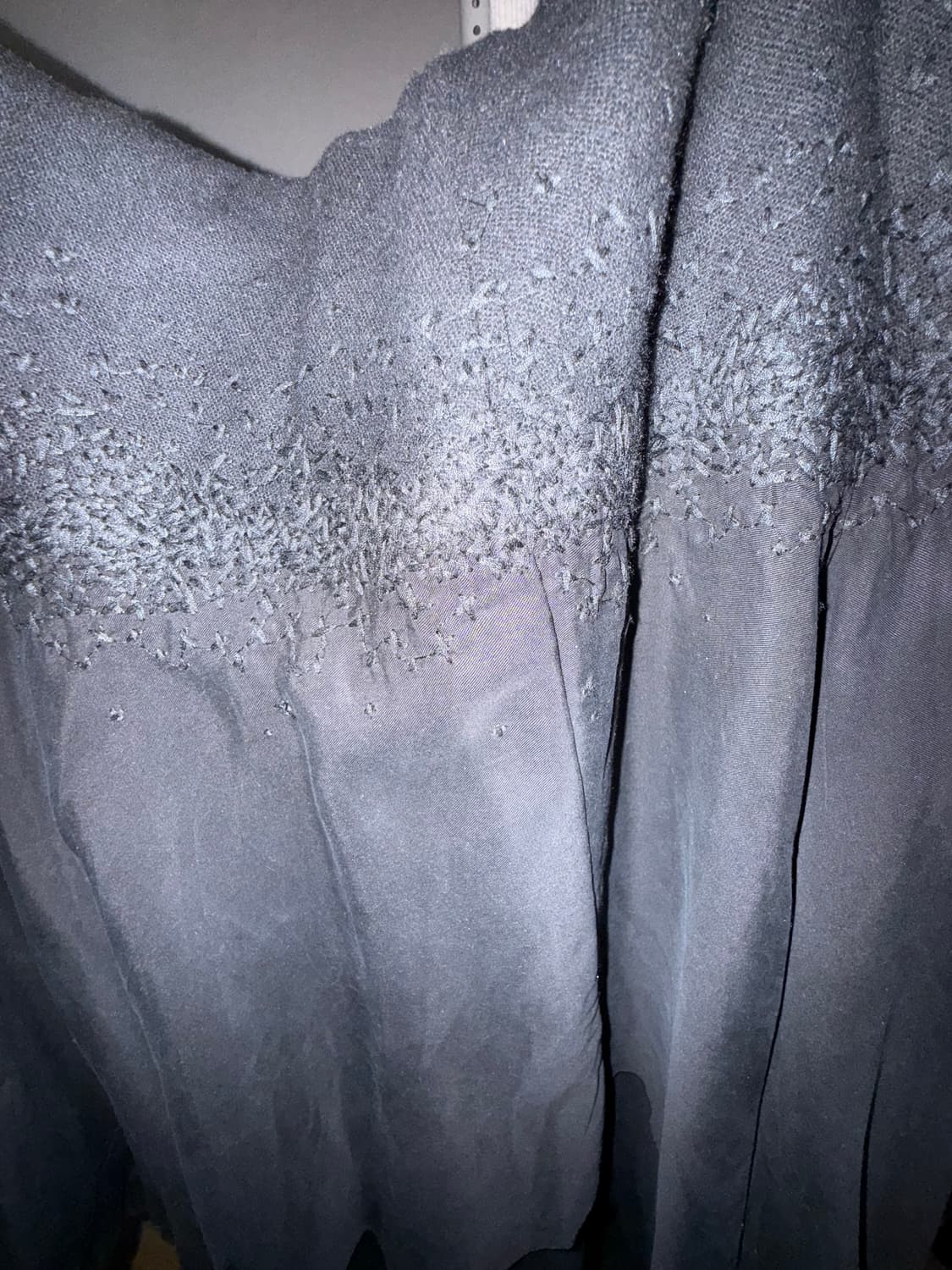 디테일 블랙 언발 미디스커트 상품이미지8