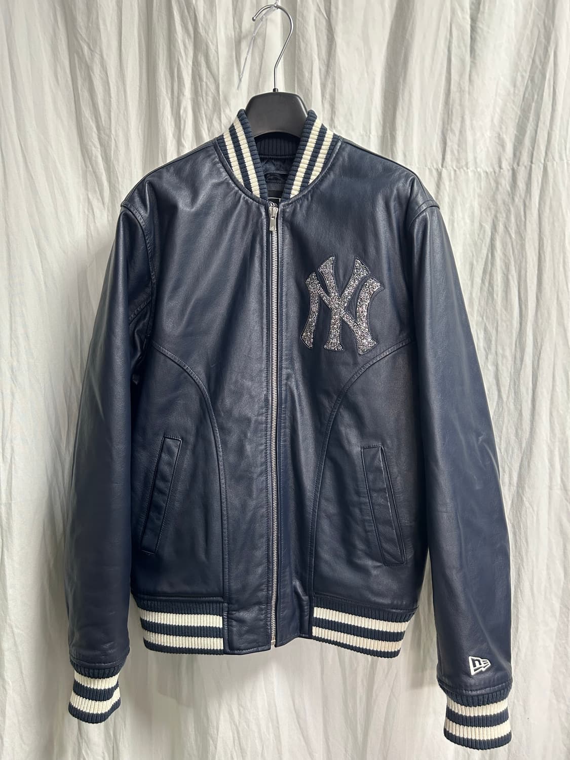 뉴에라 스와로브스키 뉴욕 양키스 레더 자켓 xs 상품이미지1