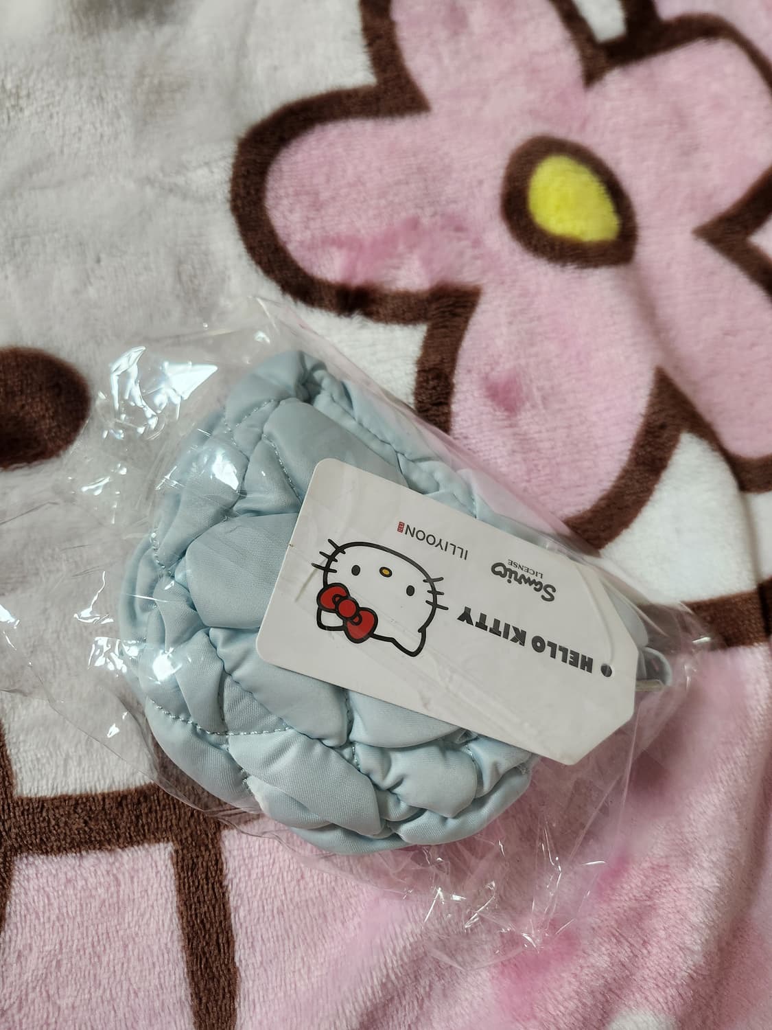 일리윤 헬로키티 미니 파우치 키링 상품이미지2