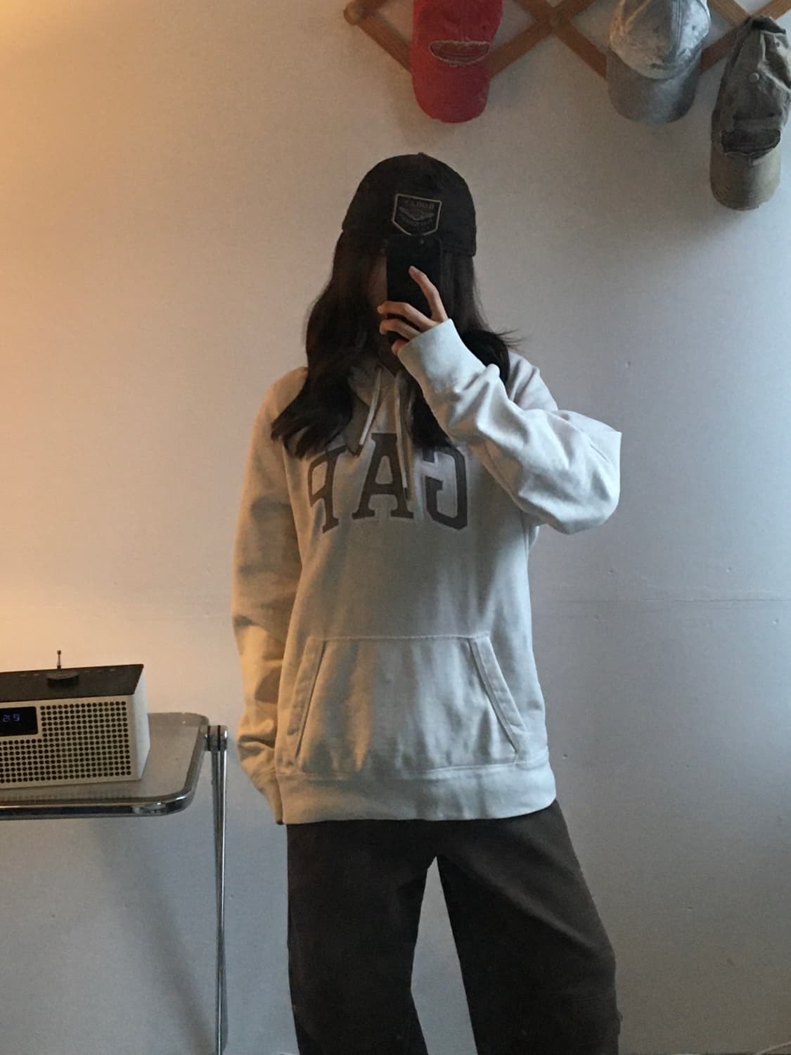 갭 자수로고 후드티 상품이미지1