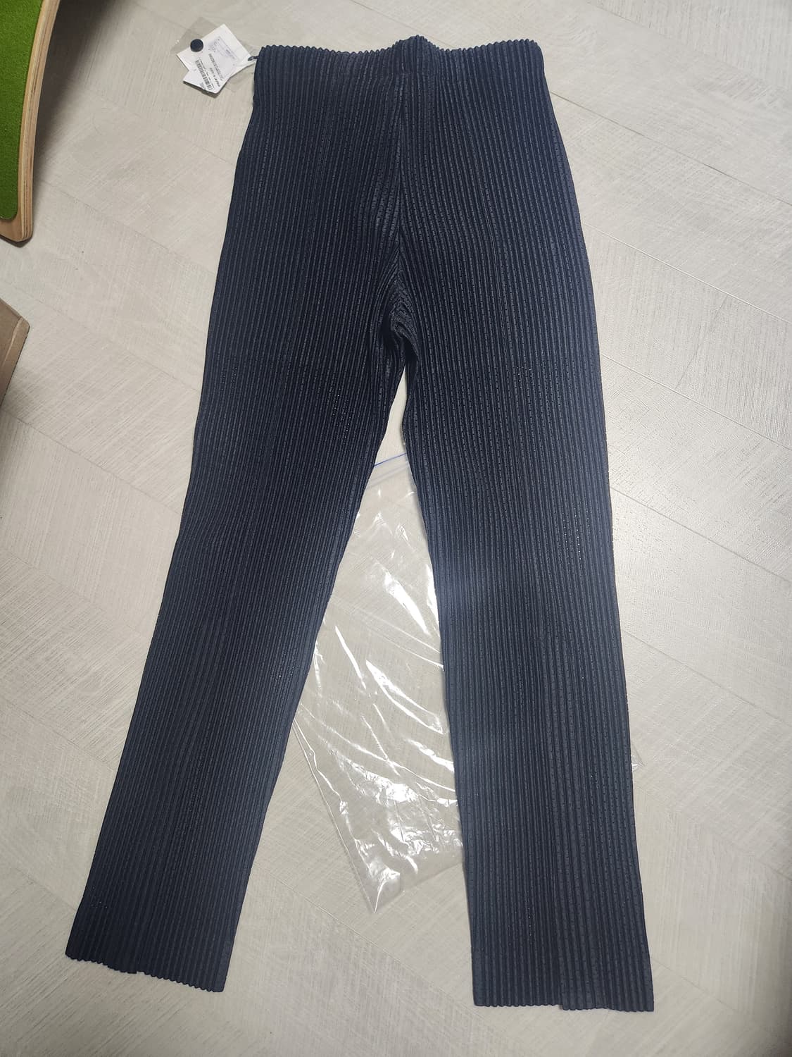 옴므플리세 아우터 메시 슬랙스 팝니다(사이즈 1) 상품이미지4