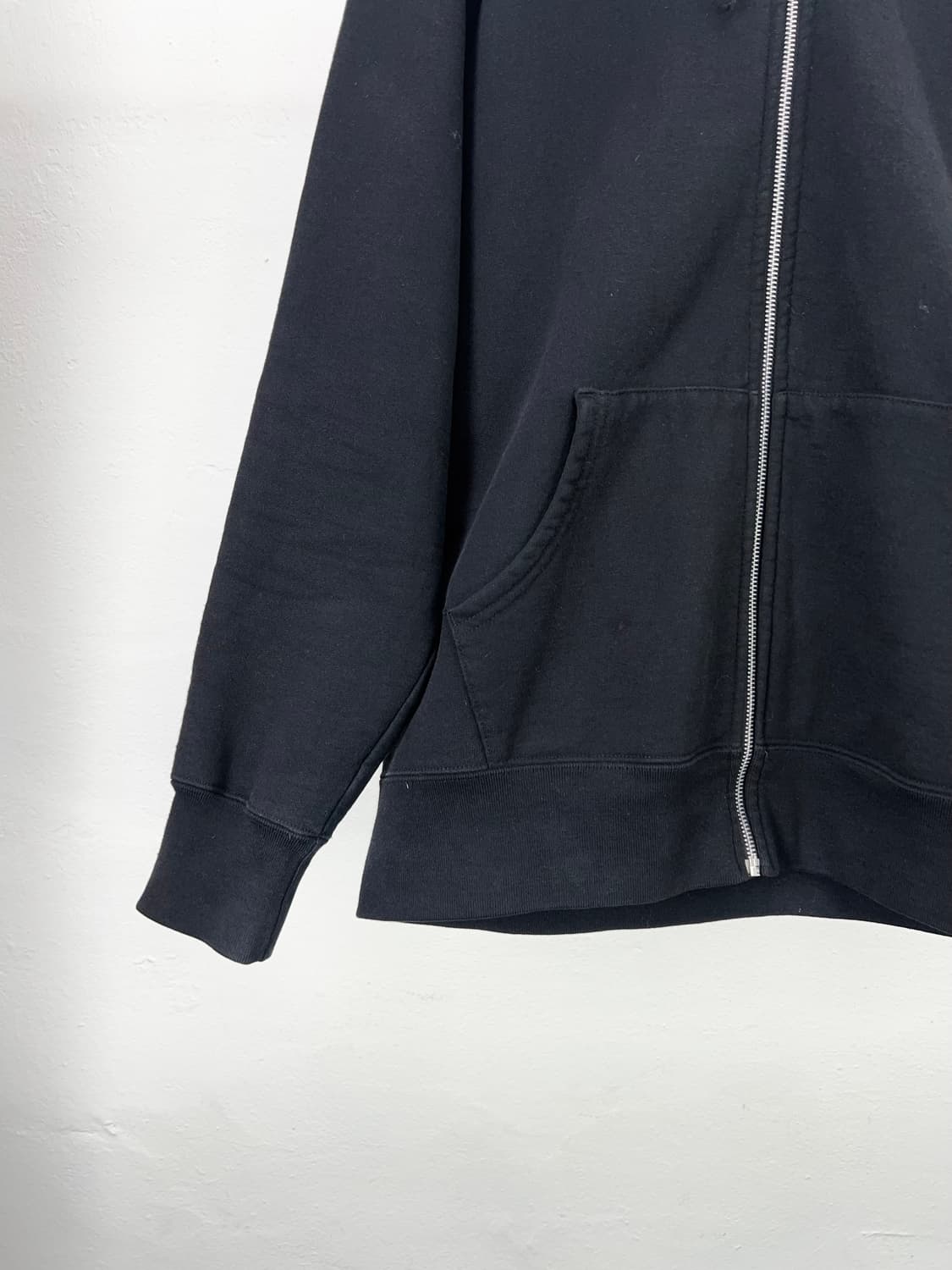 슈프림 18AW 펠트 로고 블랙 후드 집업 상품이미지4