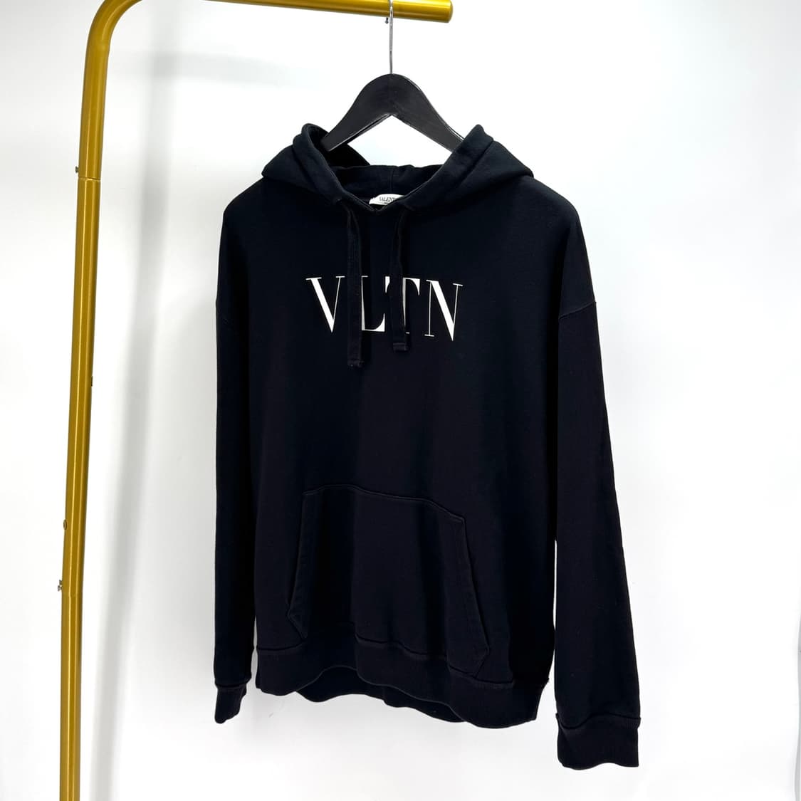 발렌티노 로고 후드 티셔츠 블랙 (UV3MF14F3TV) 상품이미지2