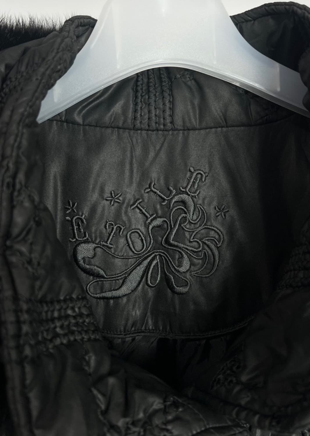 VANITY embroidered detail long padding 상품이미지4