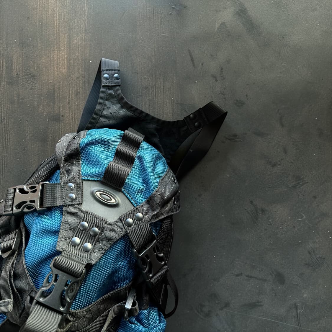 오클리 미니 스몰 아이콘 백팩 상품이미지4