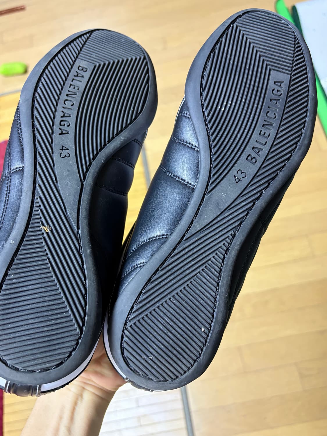 발렌시아가 젠 블랙화이트 판매합니다 (43) 상품이미지4