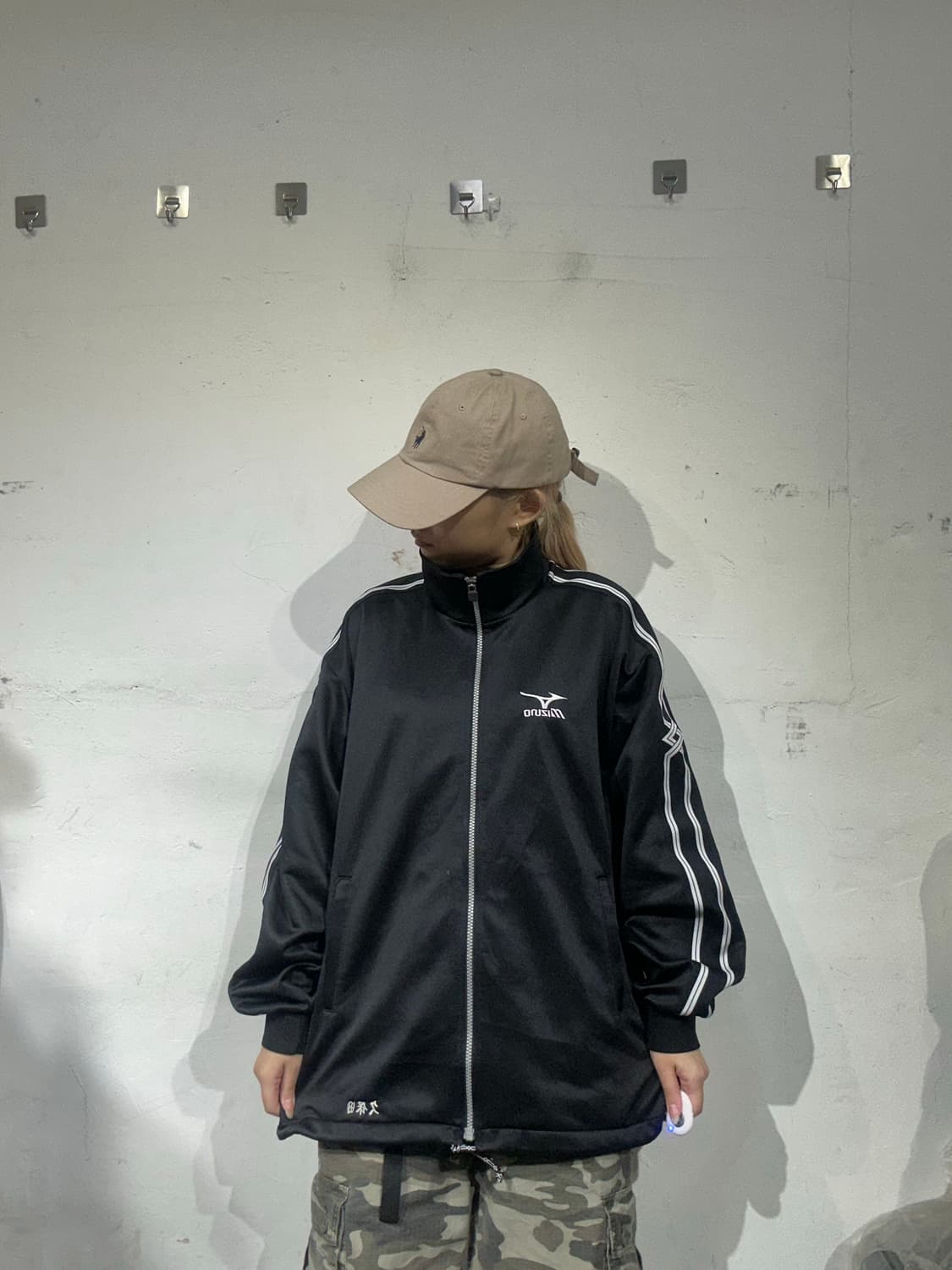 미즈노 블랙 화이트 로고 사이드 라인 바람막이 자켓 L 상품이미지2