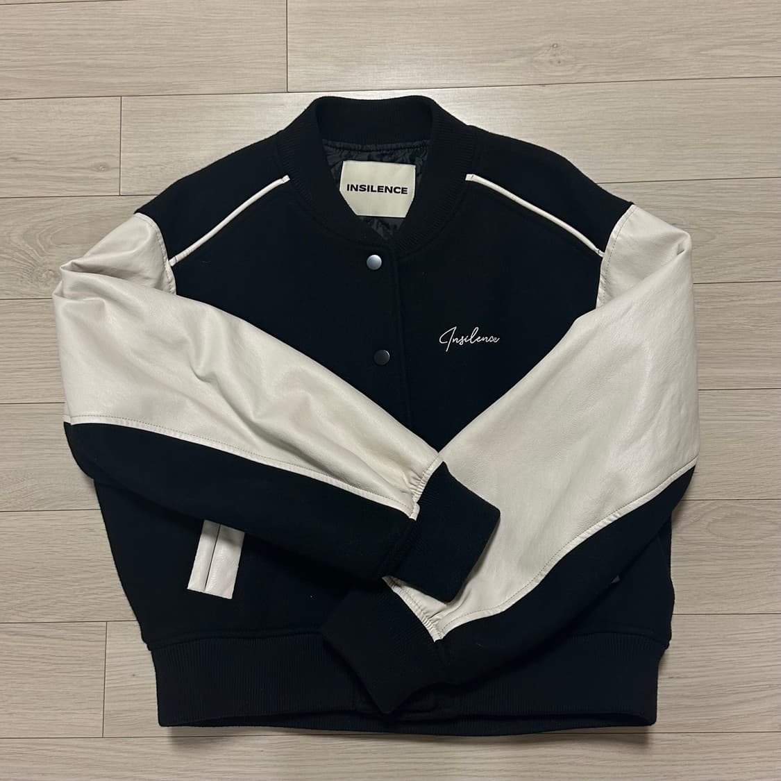 인사일런스 우먼 바시티 S 상품이미지1