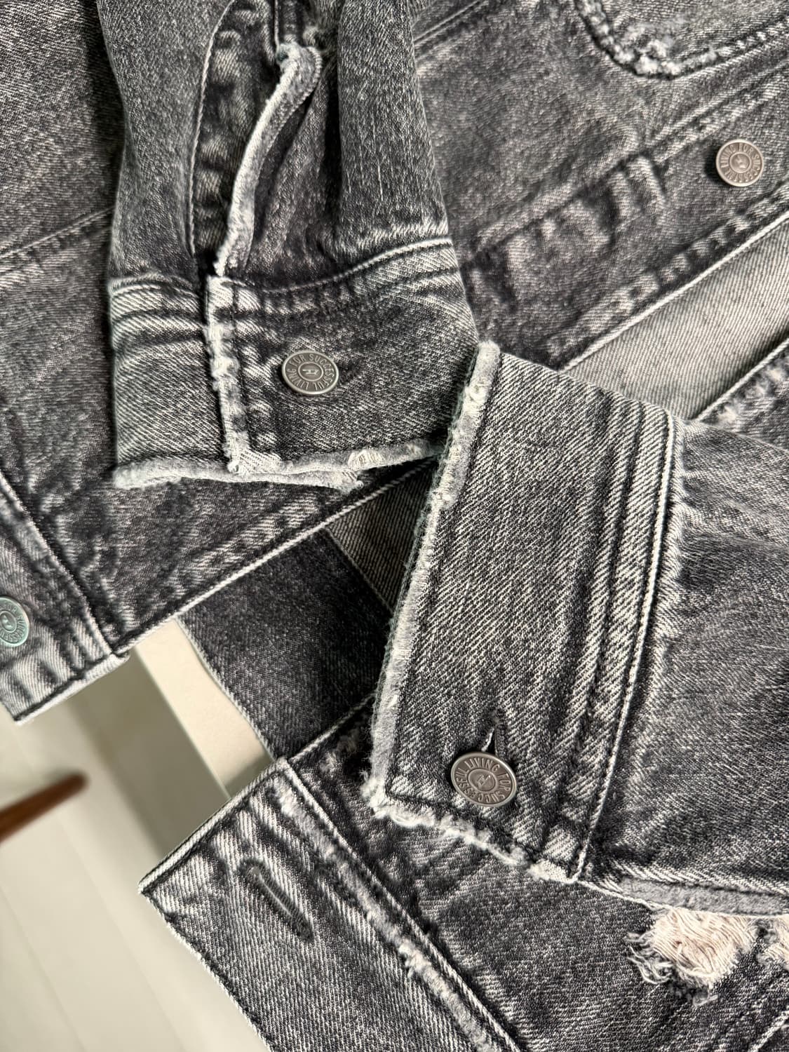 Made in Italy🇮🇹 디젤 디스트레스 흑청 데님 자켓 상품이미지5