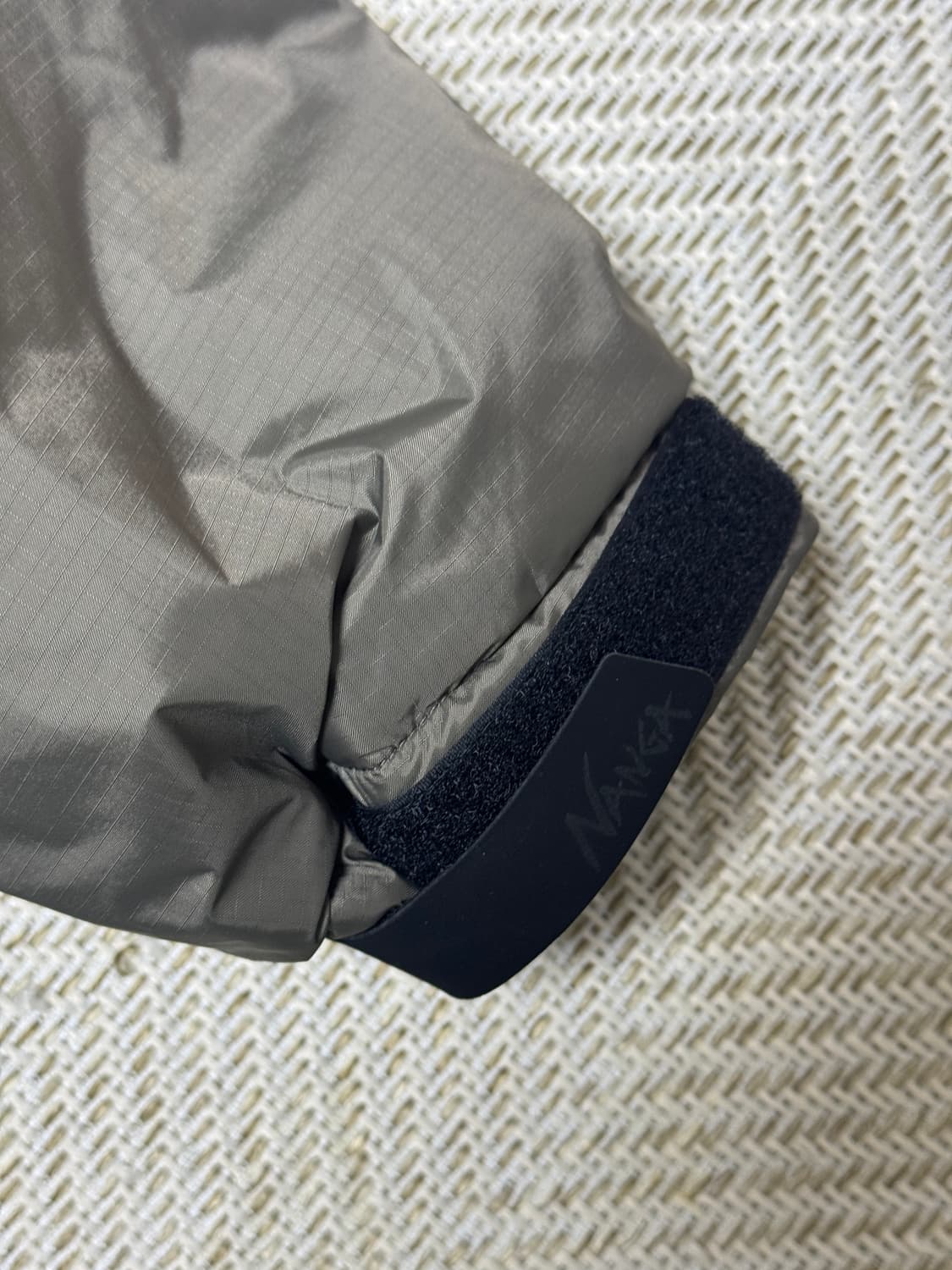 난가 오로라텍스 다운자켓 (미디엄그레이) 상품이미지3